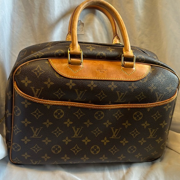 Louis Vuitton Deauville Authentic EUC - Picture 1 of 15